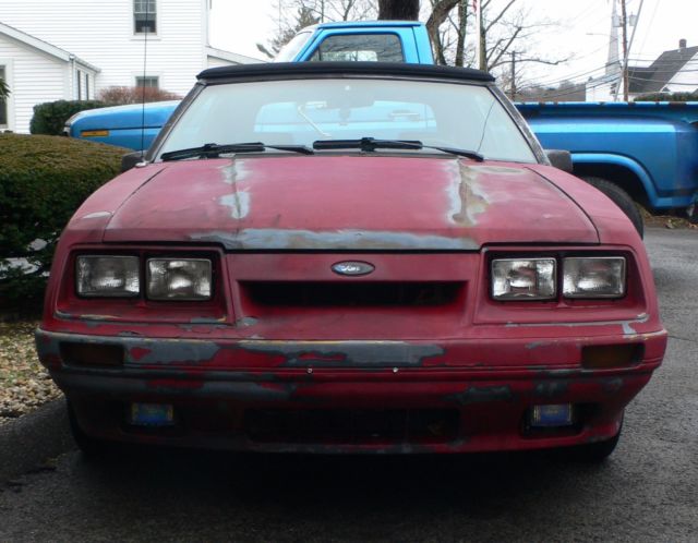 1985 Ford Mustang convertible - photo 2