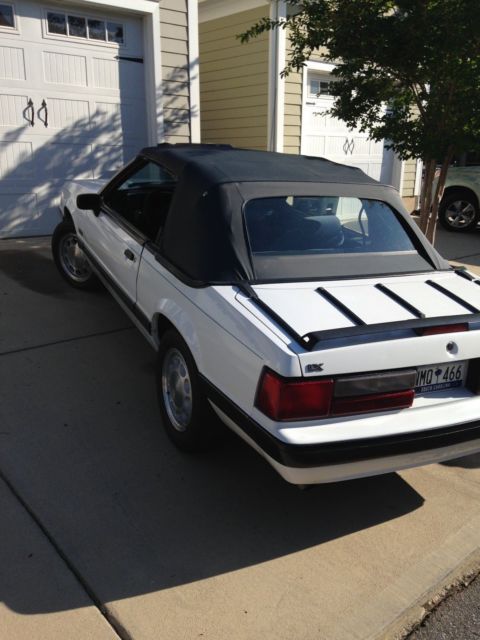1988 Ford Mustang convertible LX - photo 2