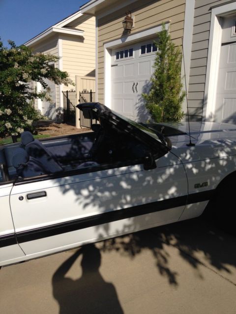 1988 Ford Mustang convertible LX - photo 3