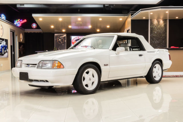1993 Ford Mustang LX Convertible - photo 6