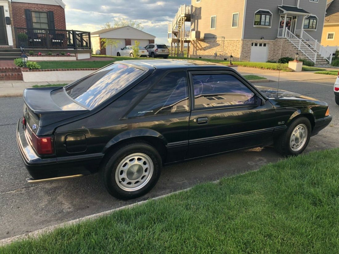1990 Ford Mustang LX - photo 2