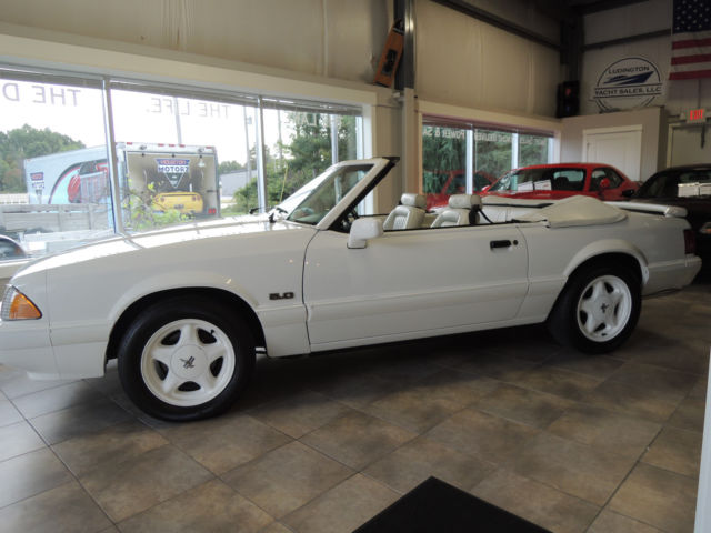 Mustang LX 5.0 With only 6200 Original Miles Ford 5.0L V8, Automatic Fox body 1993 Ford Mustang LX Convertible