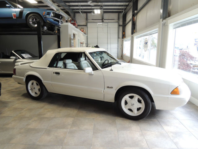 1993 Ford Mustang LX Convertible - photo 12