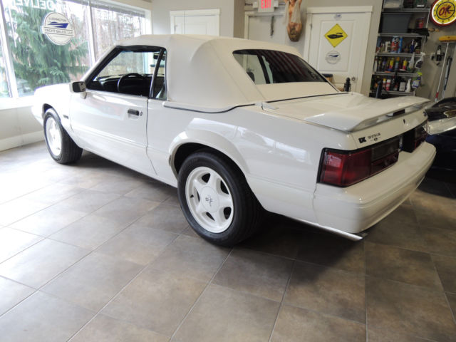 1993 Ford Mustang LX Convertible - photo 13