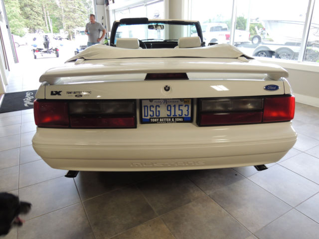 1993 Ford Mustang LX Convertible - photo 3