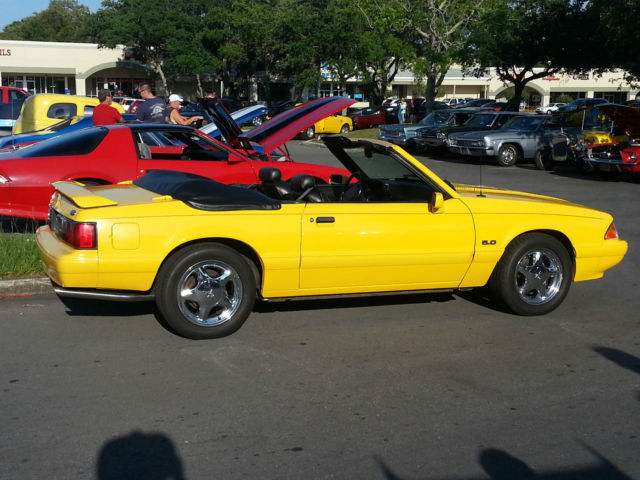MUSTANG LX CONVERTABLE FEATURE CAR SUMMER EDITION LIMITED ED 1993 Ford Mustang LX FEATURE