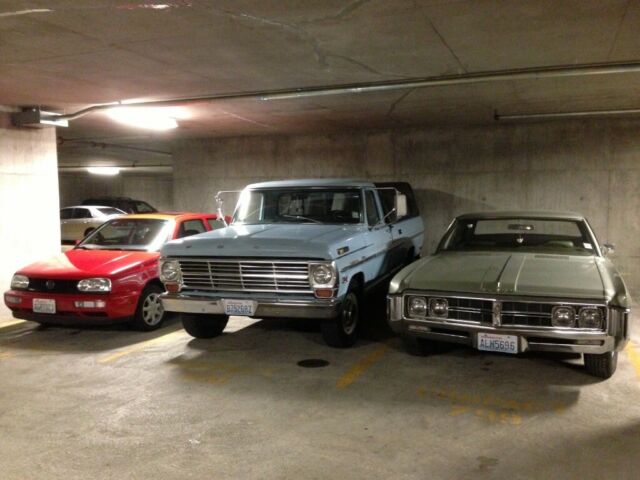 1969 Jeep Wagoneer - photo 2