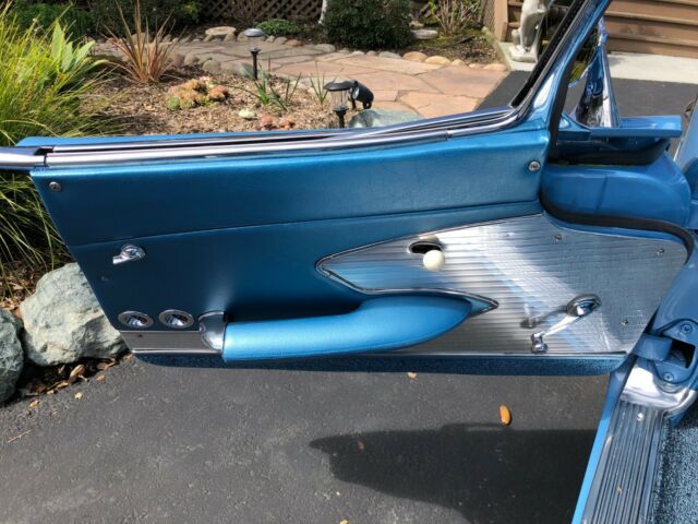 1961 Chevrolet Corvette Jewel Blue Interior - photo 11