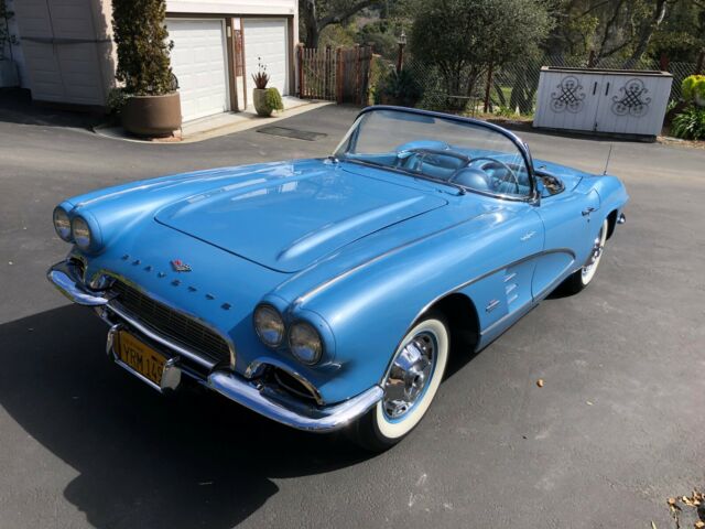 1961 Chevrolet Corvette Jewel Blue Interior - photo 3