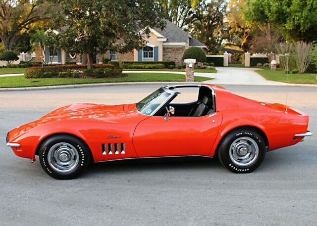 1969 Chevrolet Corvette TTOP COUPE - NCRS TOP FLIGHT - 48K MI - photo 2