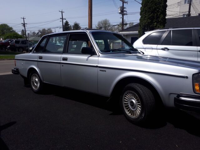 Near showroom condition 1982 Volvo 240 4 door sedan 1982 Volvo 240
