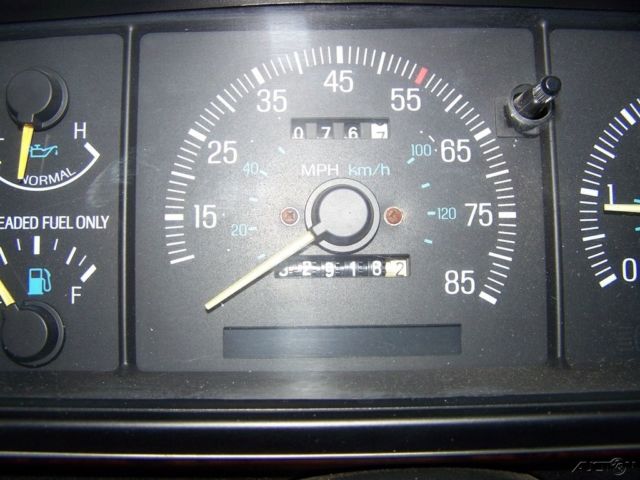 1989 Ford F-150 XLT Lariat 1-OWNER 4X4 4 SPEED WELL DOCUMNETED NEE - photo 8