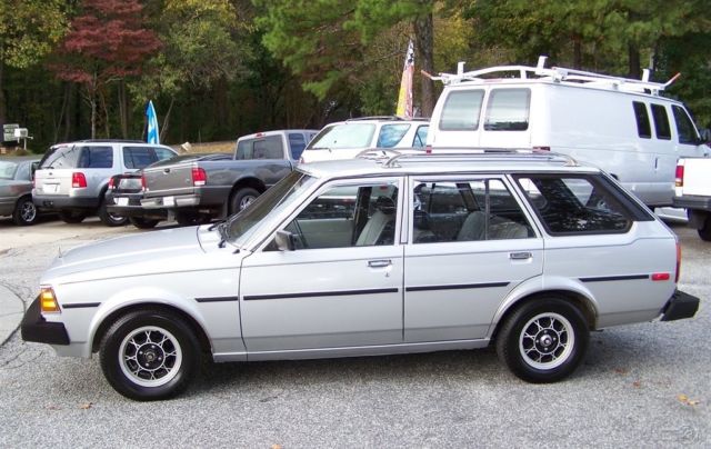 1983 Toyota Corolla DLX 598K 5-SPEED COLD AC TURN KEY READY TO GO RWD WAGON - photo 5