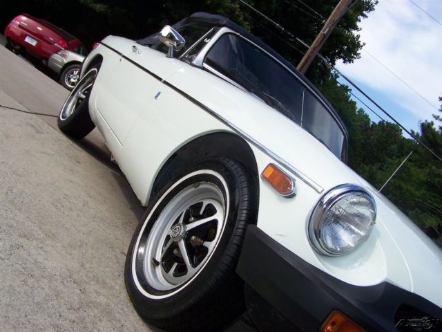 1976 MG MGB 34K ROADSTER 1.8L 4-SPD 2 SEATER CONVERTIBLE NOT MGA MIDGET - photo 8