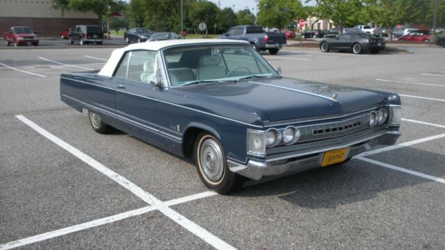 1967 Chrysler Imperial Crown - photo 3