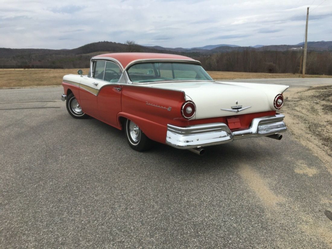 1957 Ford Fairlane - photo 3