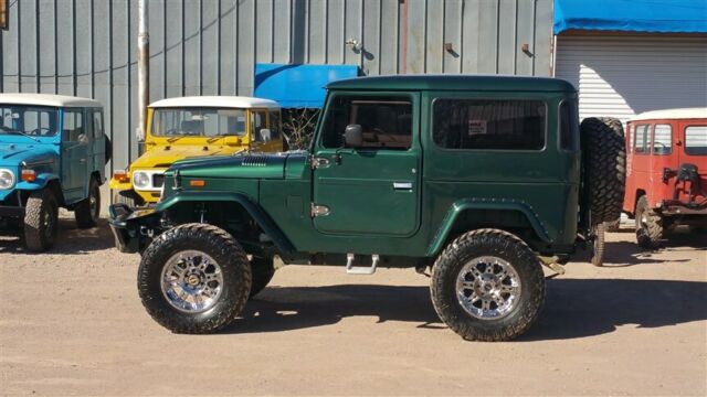 1970 Toyota Land Cruiser CUSTOM ONE-OF-A-KIND MEGA CRUISER FJ40 - photo 4
