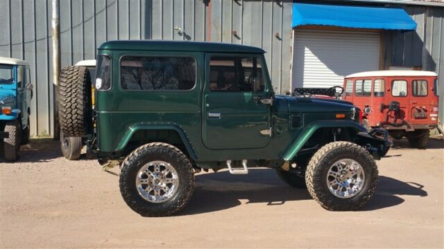 1970 Toyota Land Cruiser CUSTOM ONE-OF-A-KIND MEGA CRUISER FJ40 - photo 8