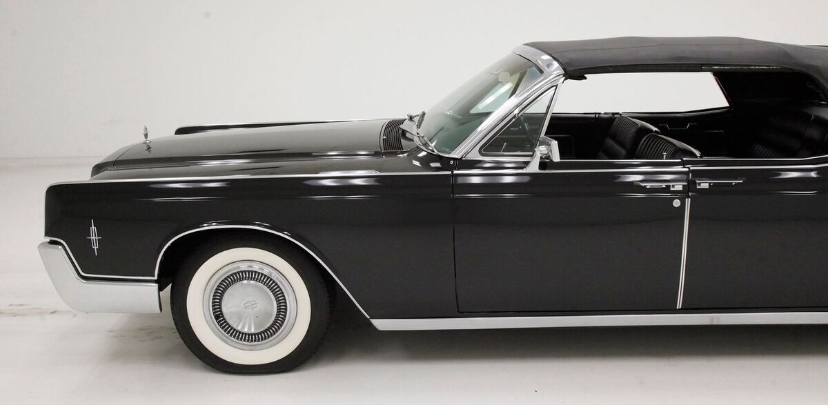 1966 Lincoln Continental Convertible - photo 3