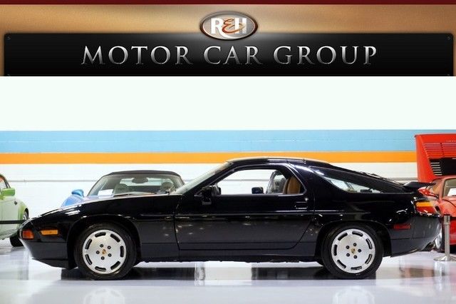New interior, 8-cyl. 4957cc/316hp Bosch LH-Jetronic FI, 4 speed auto 1988 Porsche 928