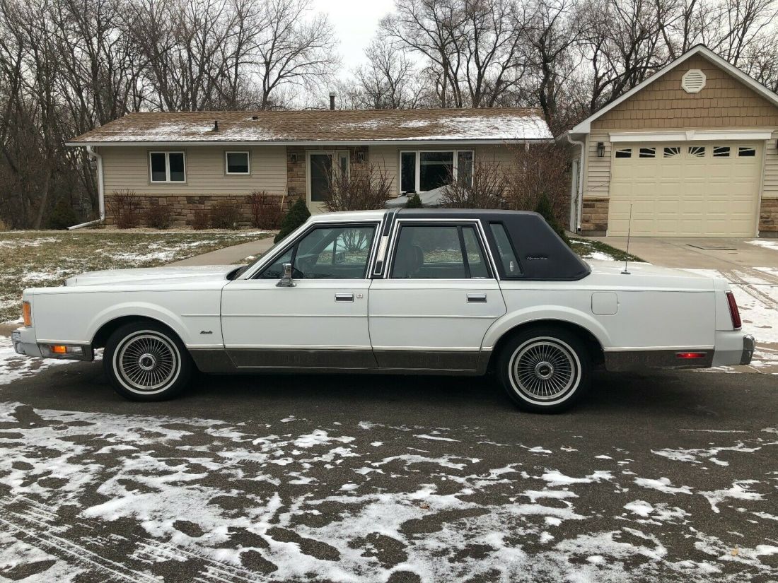 1989 Lincoln Town Car - photo 3