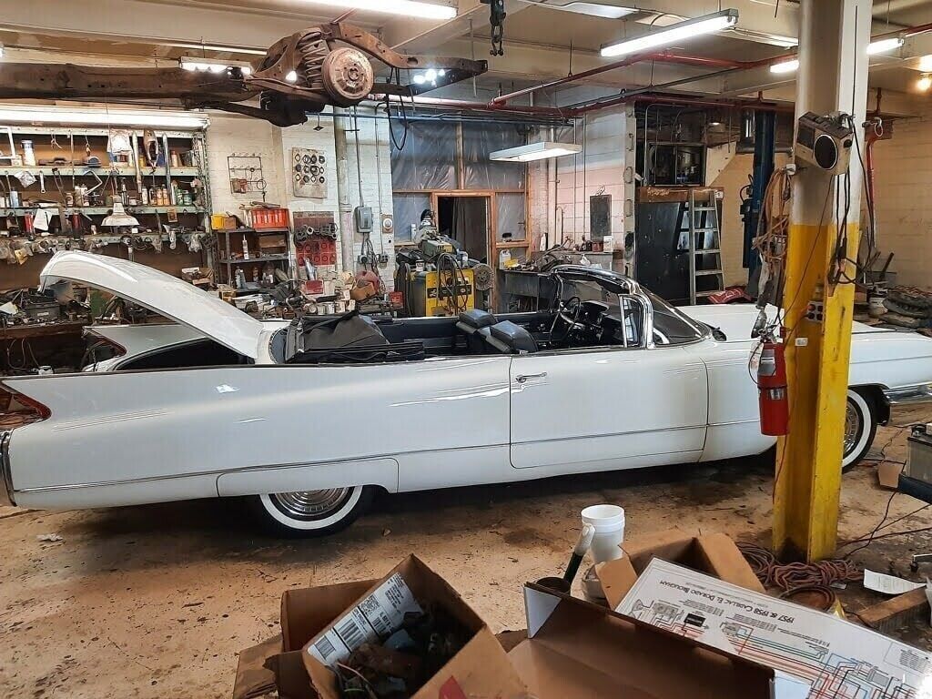 1960 Cadillac DeVille Convertible - photo 3