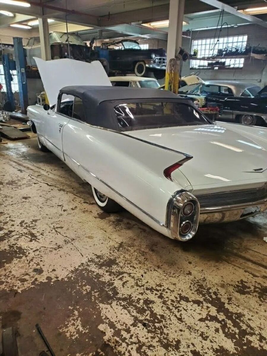 1960 Cadillac DeVille Convertible - photo 4
