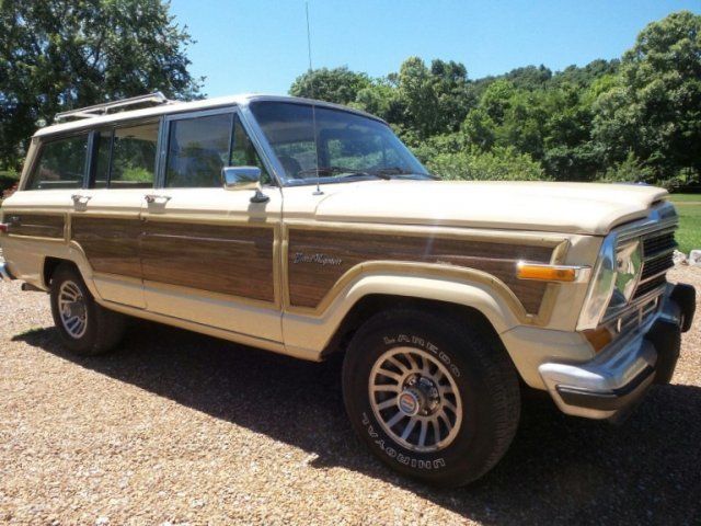 NEW PAINT & Newly Restored Interior, Runs Strong, Great Daily Driver, 4WD 1989 Jeep Wagoneer