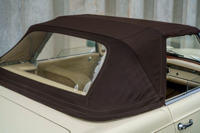 1966 Mercedes-Benz 230SL Convertible - photo 10