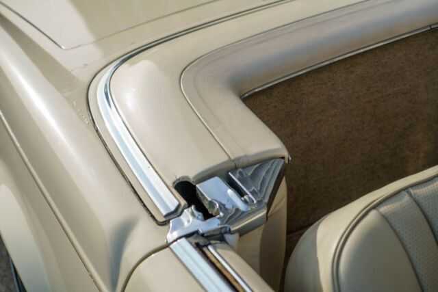 1966 Mercedes-Benz 230SL Convertible - photo 11