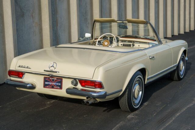 1966 Mercedes-Benz 230SL Convertible - photo 5