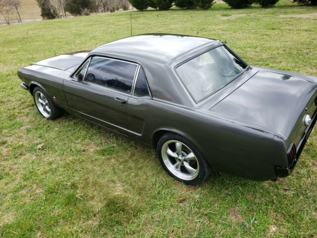 New restoration 1966 Ford Mustang GT coupe 300hp 289. New paint and interor. 1966 Ford Mustang