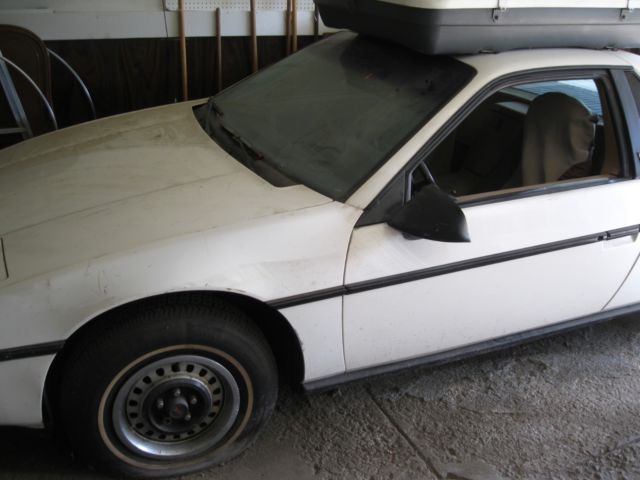 1984 Pontiac Fiero - photo 4