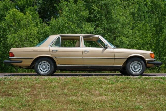 1980 Mercedes-Benz 450 SEL Sedan - photo 2