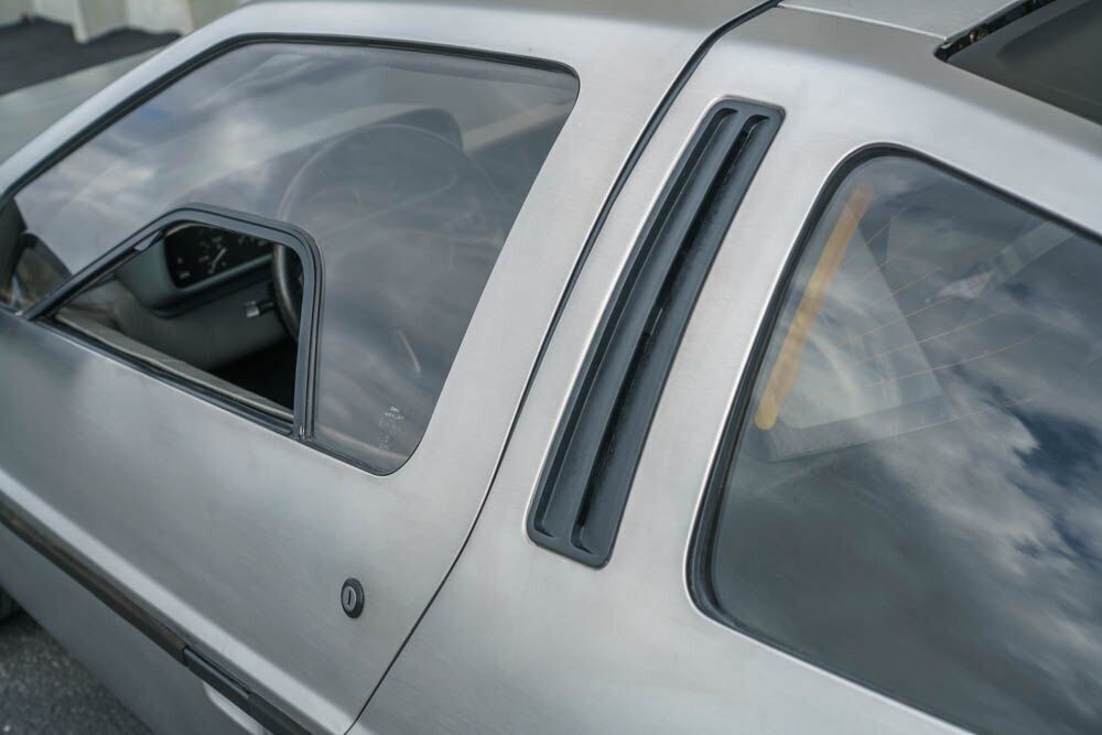 1981 DeLorean DMC-12 - photo 11