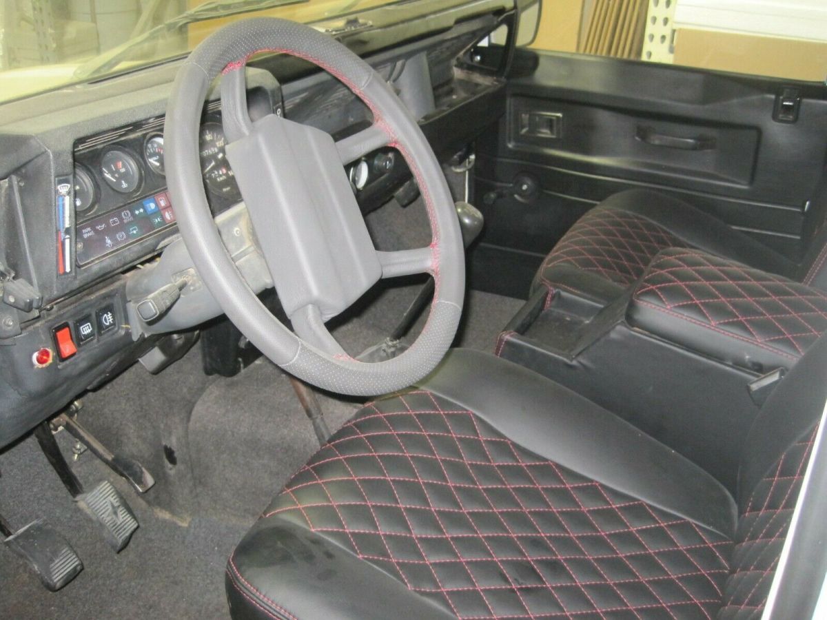 1989 Land Rover Defender DIESEL 5SPD LHD DRY 4x4 LOW MILES - photo 9