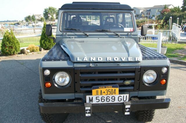 Newly restored land Rover 9 passenger Safari model, 2.5L SUPER 1985 Land Rover Defender 110 DIESEL 5SPD LHD DRY 4x4 LOW MILES