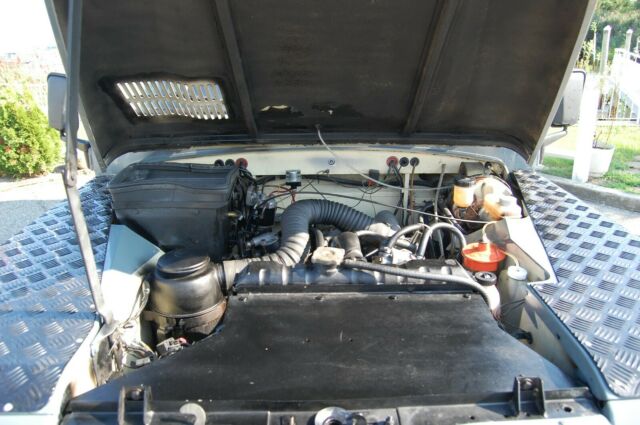 1985 Land Rover Defender 110 DIESEL 5SPD LHD DRY 4x4 LOW MILES - photo 4
