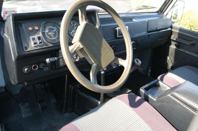 1985 Land Rover Defender 110 DIESEL 5SPD LHD DRY 4x4 LOW MILES - photo 7