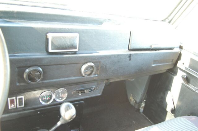 1985 Land Rover Defender 110 DIESEL 5SPD LHD DRY 4x4 LOW MILES - photo 9