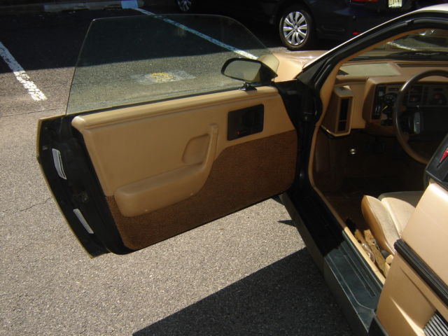 1986 Pontiac Fiero SE - photo 7