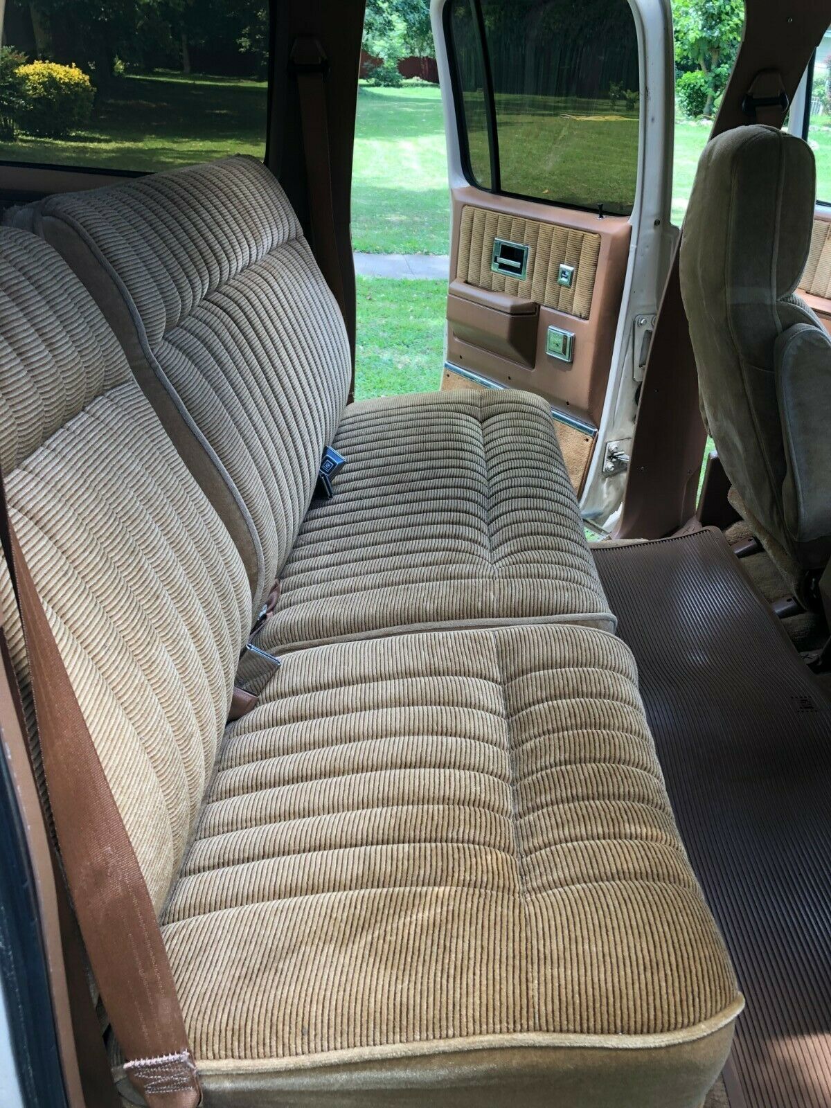 1991 Chevrolet Suburban - photo 10