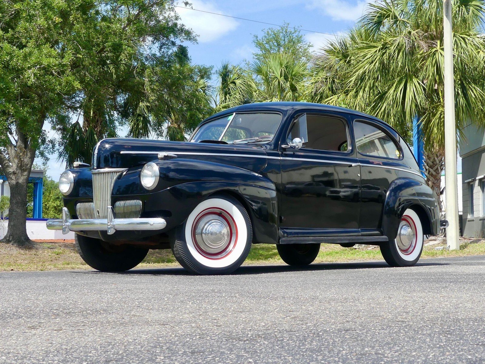 1941 Ford Tudor Deluxe - photo 10