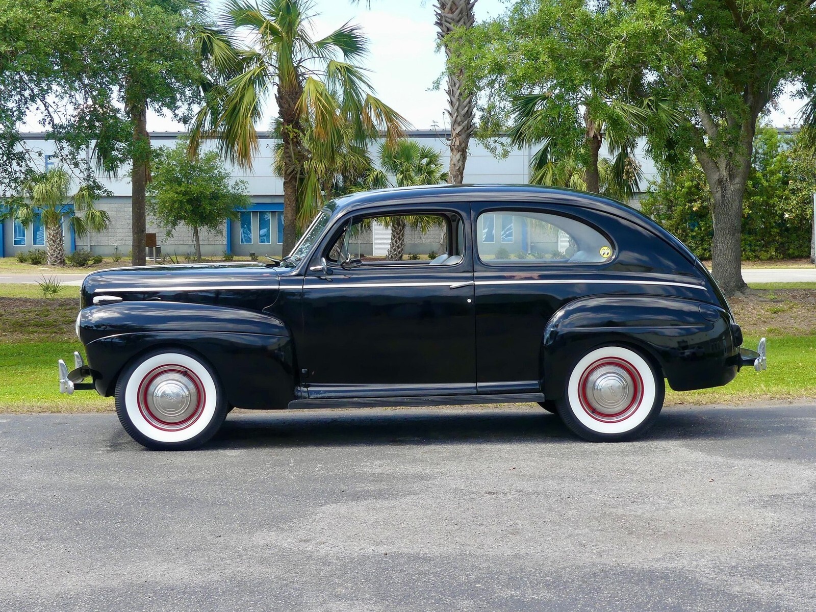 1941 Ford Tudor Deluxe - photo 11