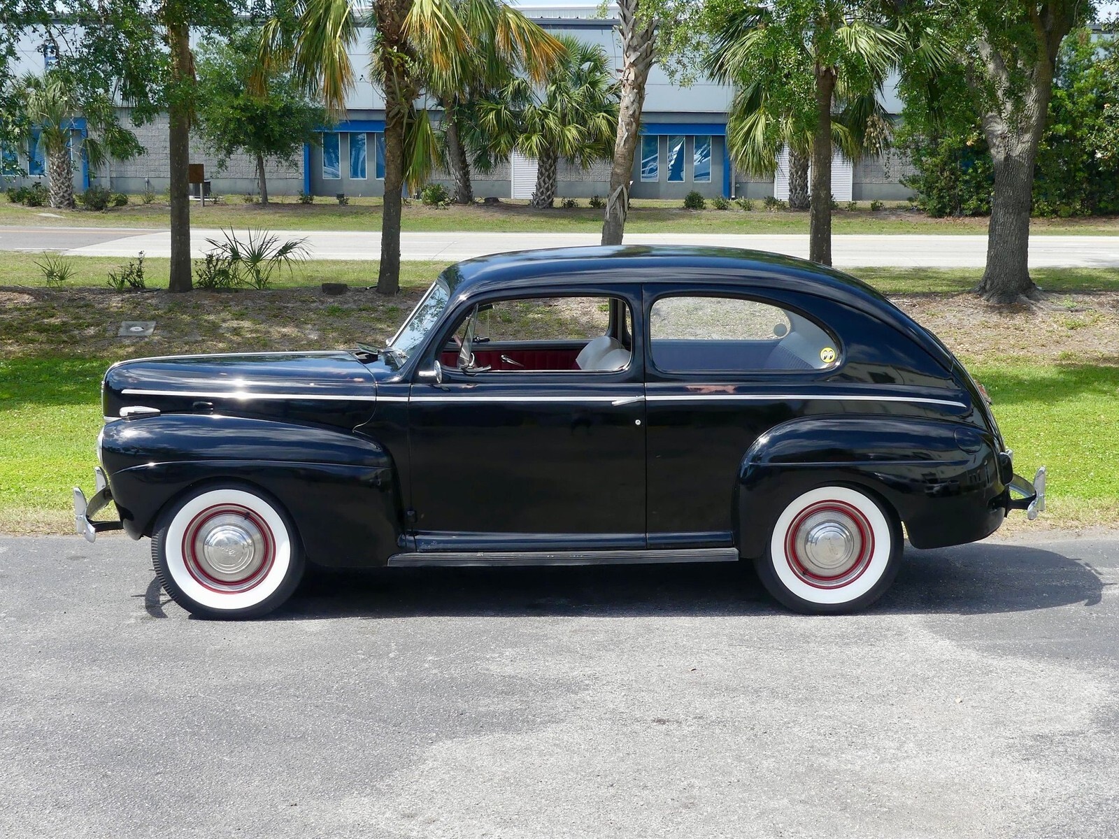 1941 Ford Tudor Deluxe - photo 12