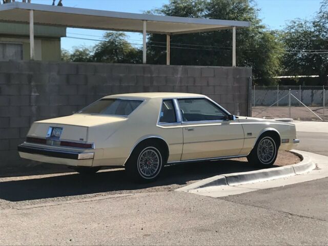 1981 Chrysler Imperial - photo 4