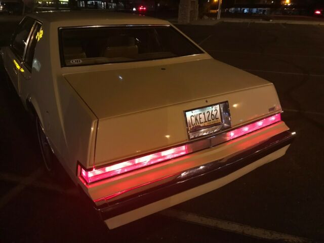 1981 Chrysler Imperial - photo 8