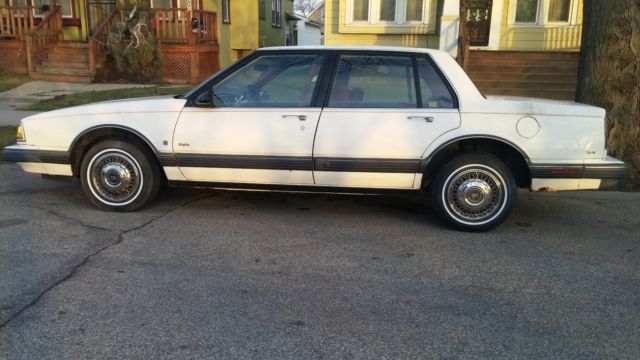 nice car elderly driver 1990 Oldsmobile Eighty-Eight