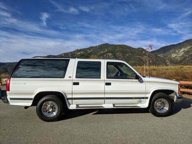 Nice Clean 1 Owner Rustfree 454 California SUV! Very low original mileage! 1992 Chevrolet Suburban C2500 Starcraft Conversion