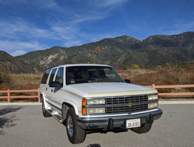 1992 Chevrolet Suburban C2500 Starcraft Conversion - photo 5